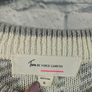 Two by Vince Camuto Sweaters - Two by Vince Camuto Grey Cozy Sweater - XL Two by Vince Camuto Sweaters - Two by Vince Camuto Grey Cozy Sweater - XL